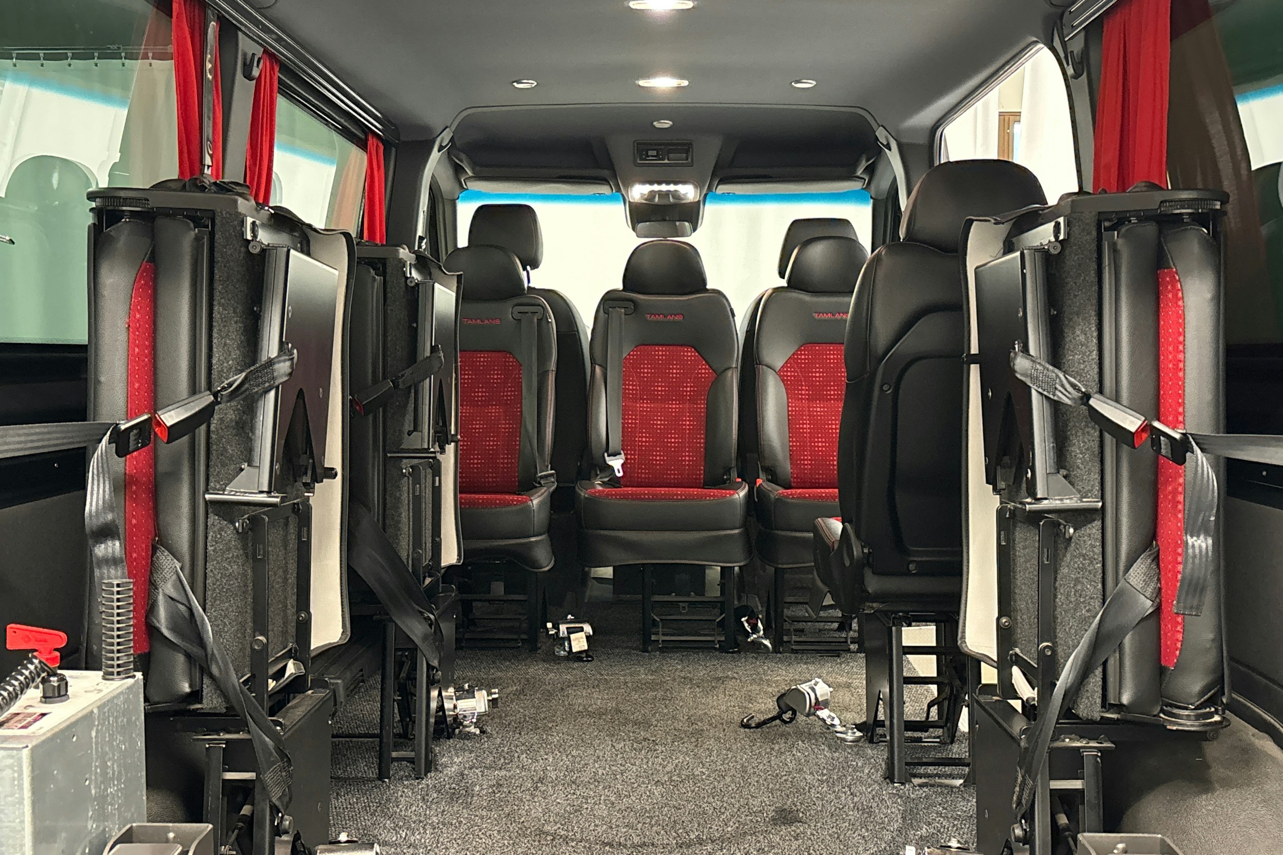musta Mercedes-Benz Sprinter 2019 kuva 13.