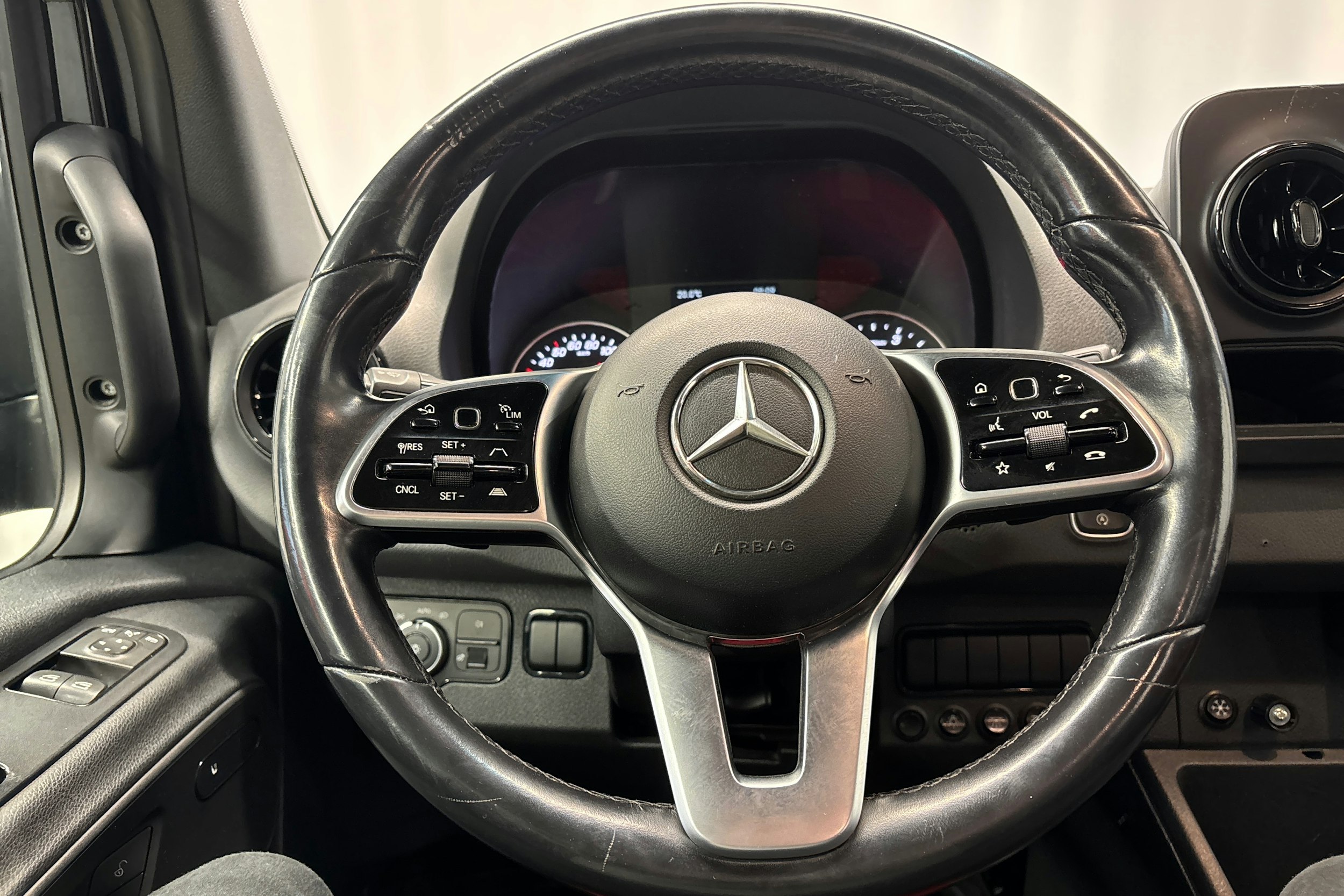 musta Mercedes-Benz Sprinter 2019 kuva 14.