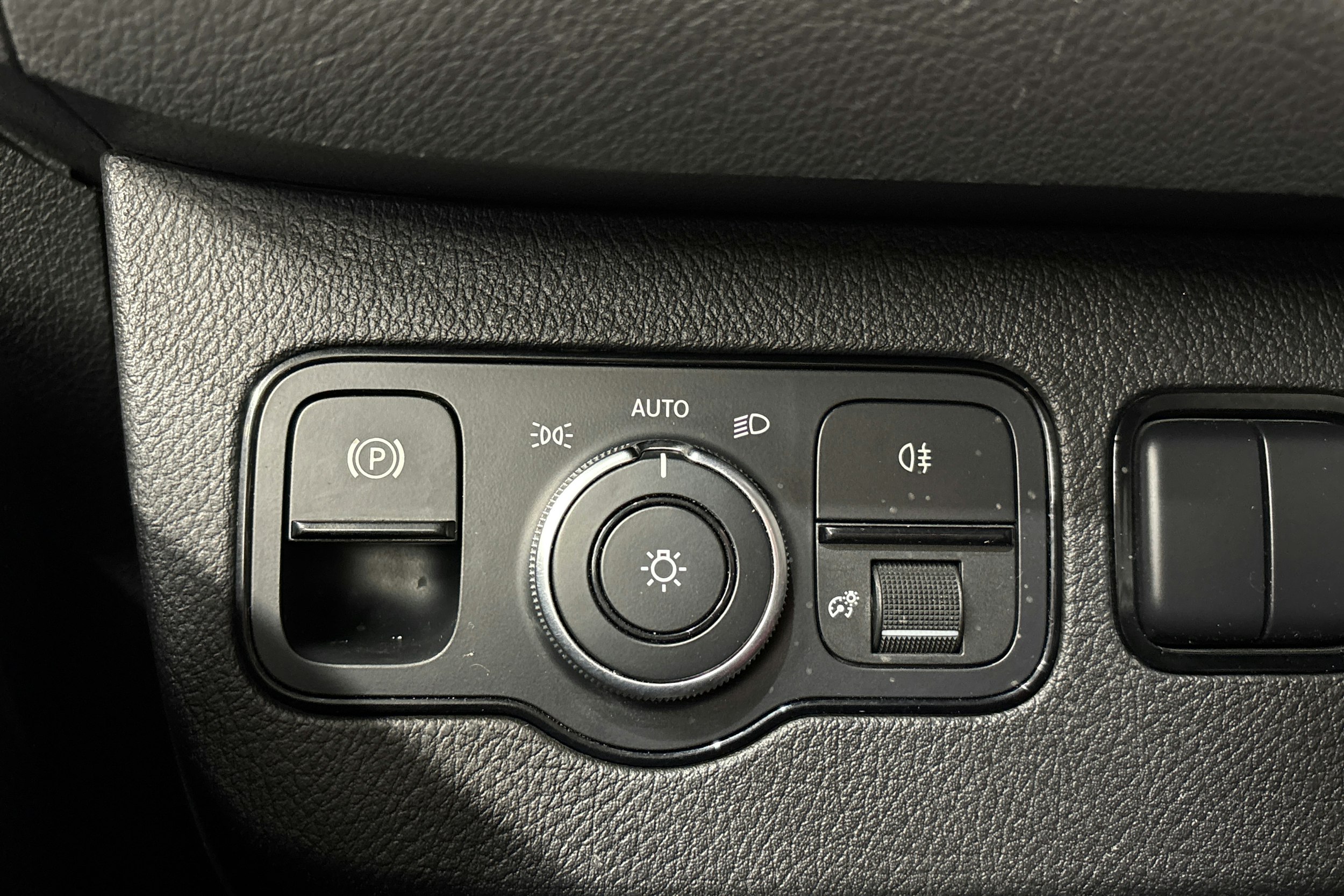 musta Mercedes-Benz Sprinter 2019 kuva 17.