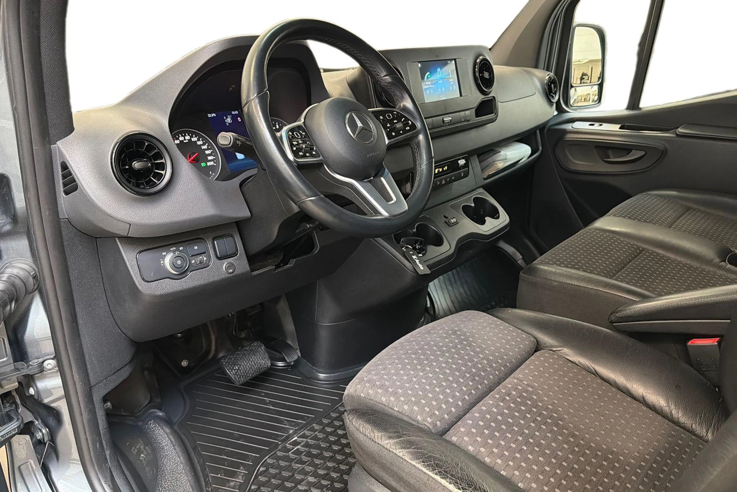 harmaa Mercedes-Benz Sprinter 2019 kuva 8.