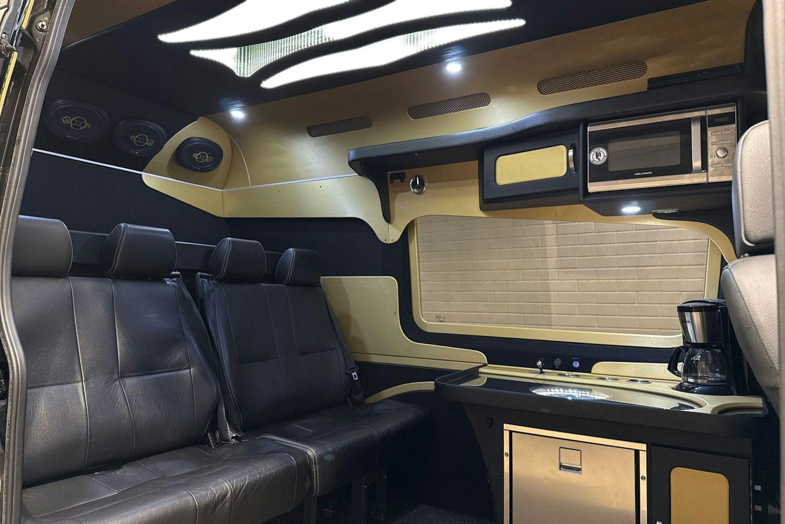 Musta Mercedes-Benz SPRINTER 2019 kuva 3.