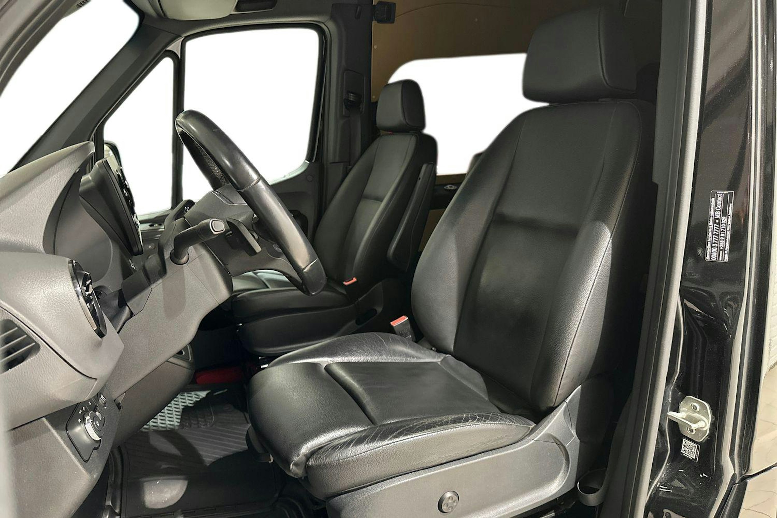 Musta Mercedes-Benz SPRINTER 2019 kuva 10.