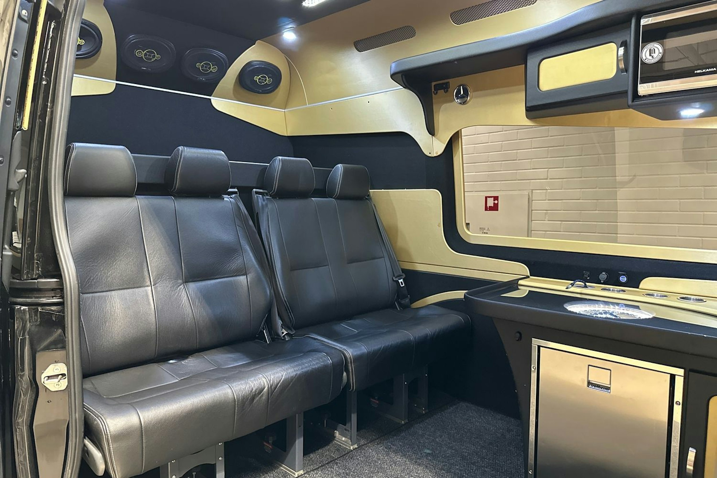 Musta Mercedes-Benz SPRINTER 2019 kuva 24.