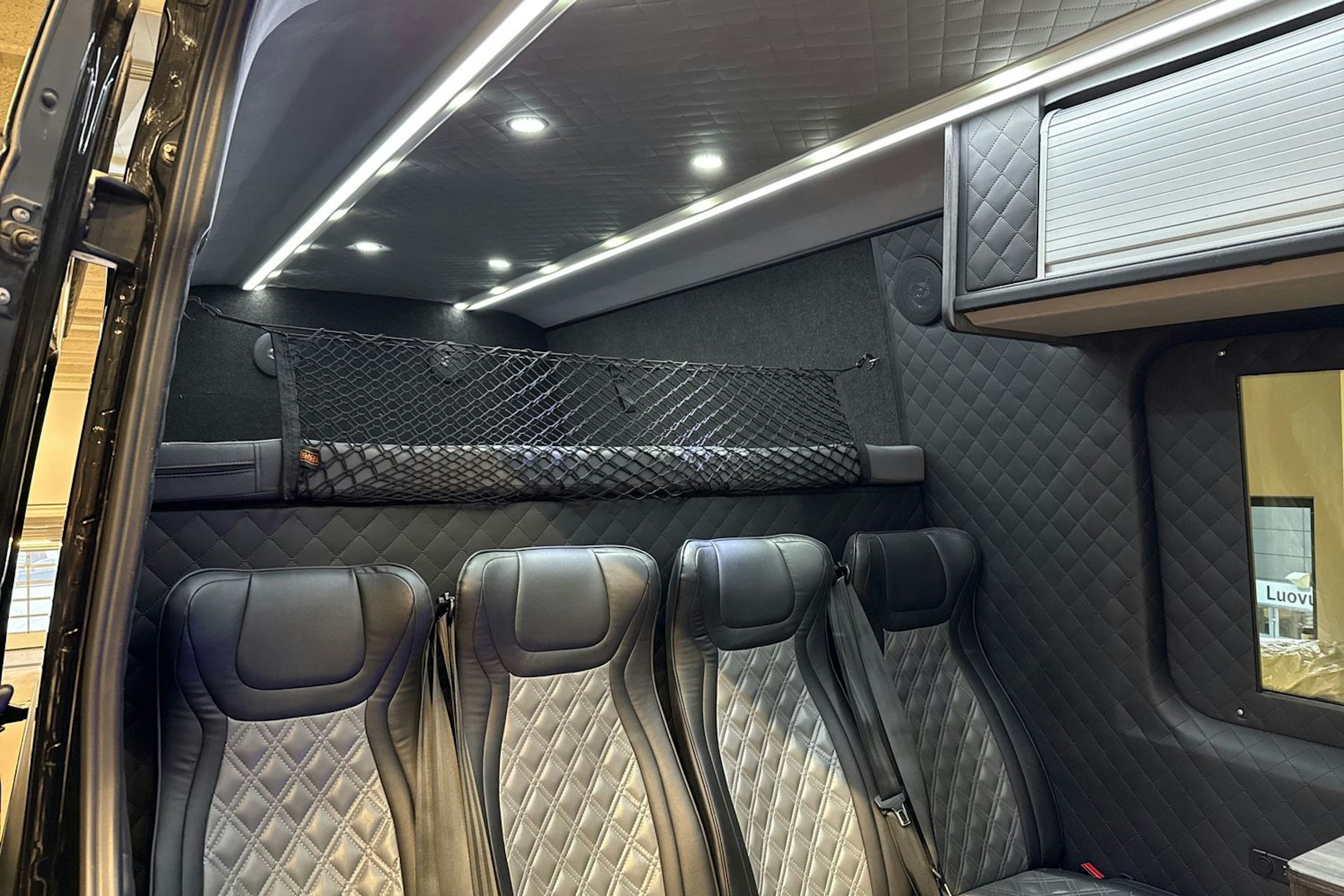 Musta Mercedes-Benz SPRINTER 2019 kuva 16.