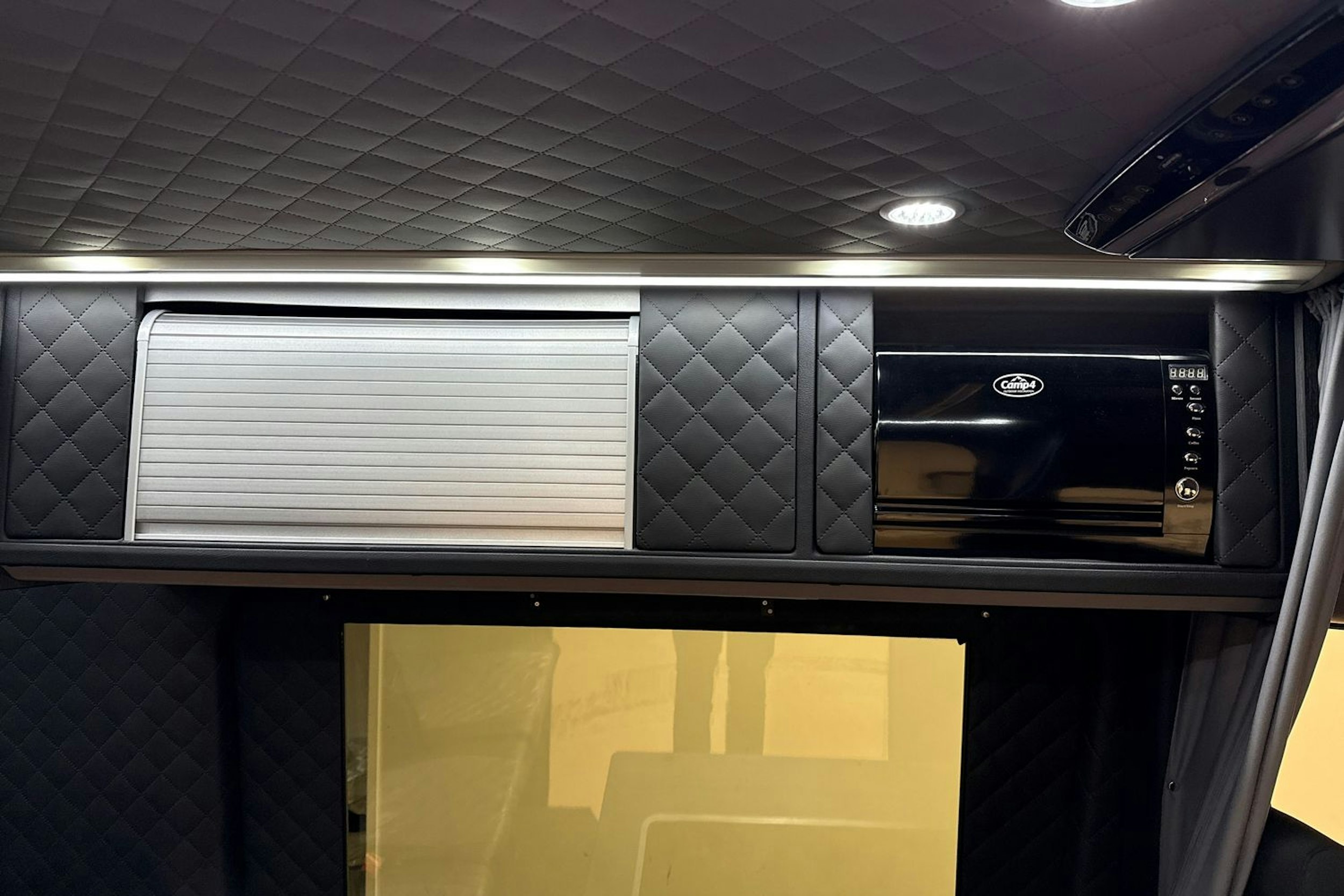 Musta Mercedes-Benz SPRINTER 2019 kuva 18.