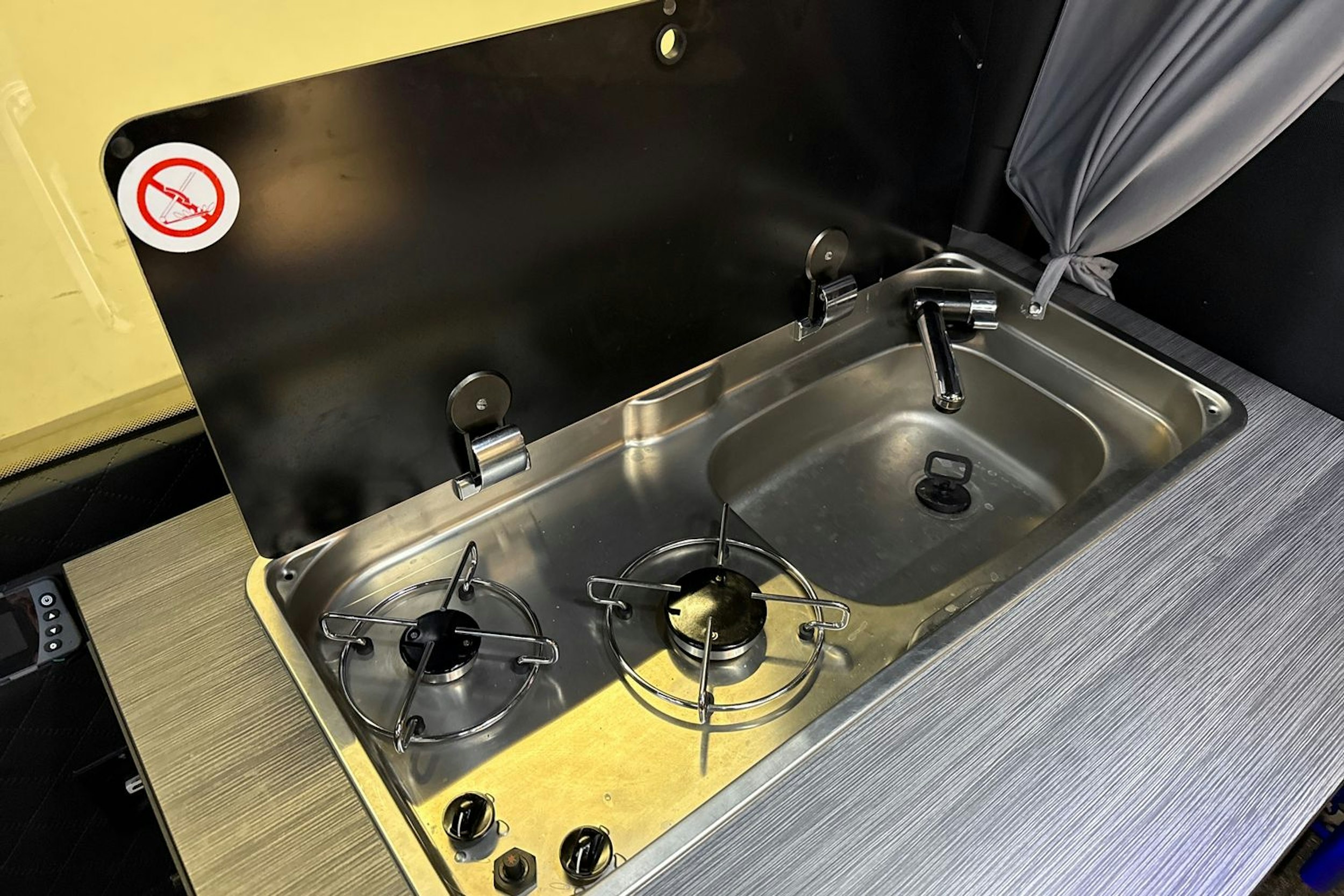 Musta Mercedes-Benz SPRINTER 2019 kuva 21.