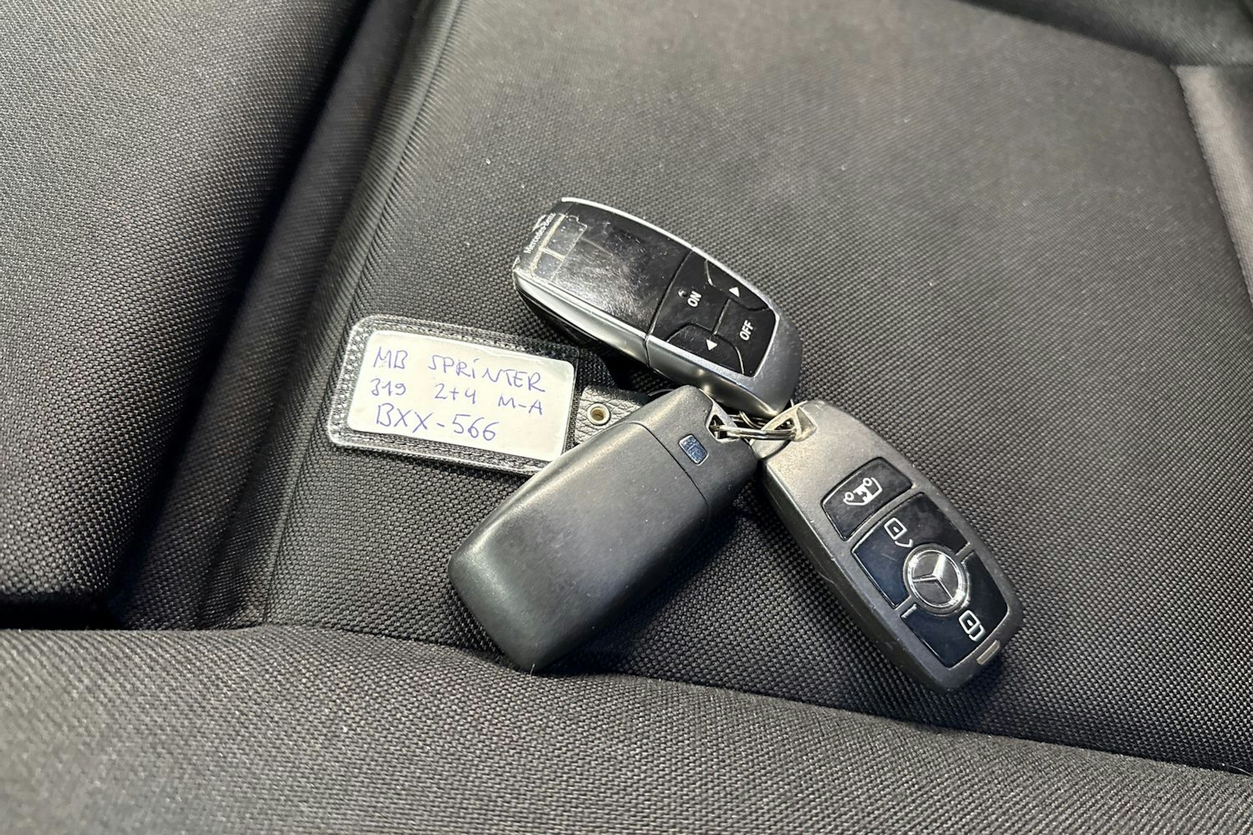 Musta Mercedes-Benz SPRINTER 2019 kuva 35.