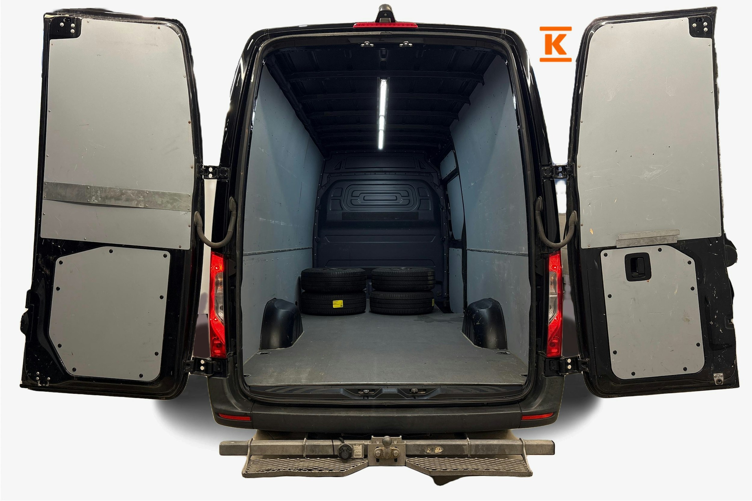 musta Mercedes-Benz Sprinter 2019 kuva 12.