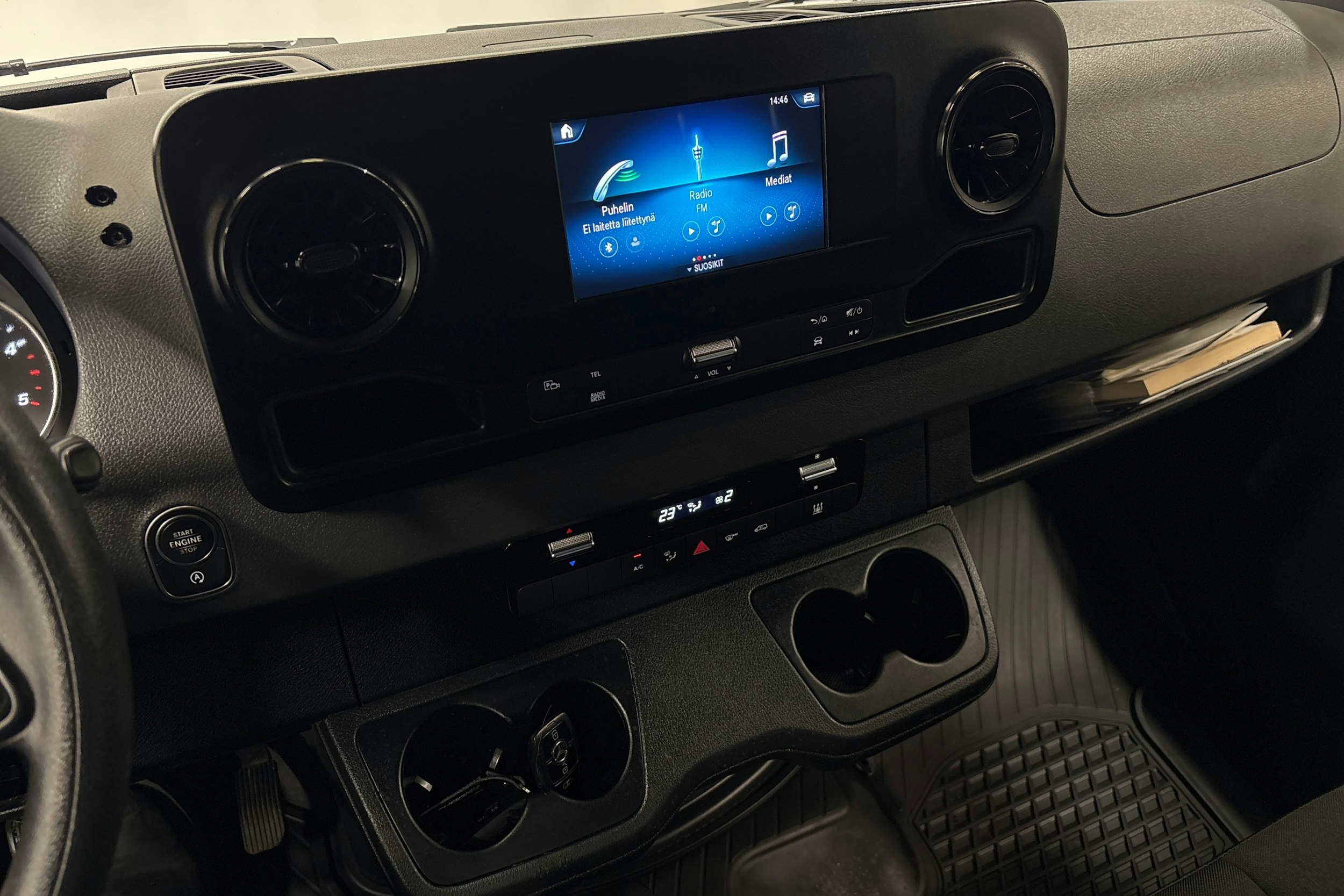 musta Mercedes-Benz Sprinter 2019 kuva 18.