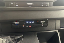 valkoinen Mercedes-Benz Sprinter 2019 kuva 19.