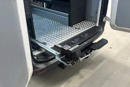 valkoinen Mercedes-Benz Sprinter 2019 kuva 24.