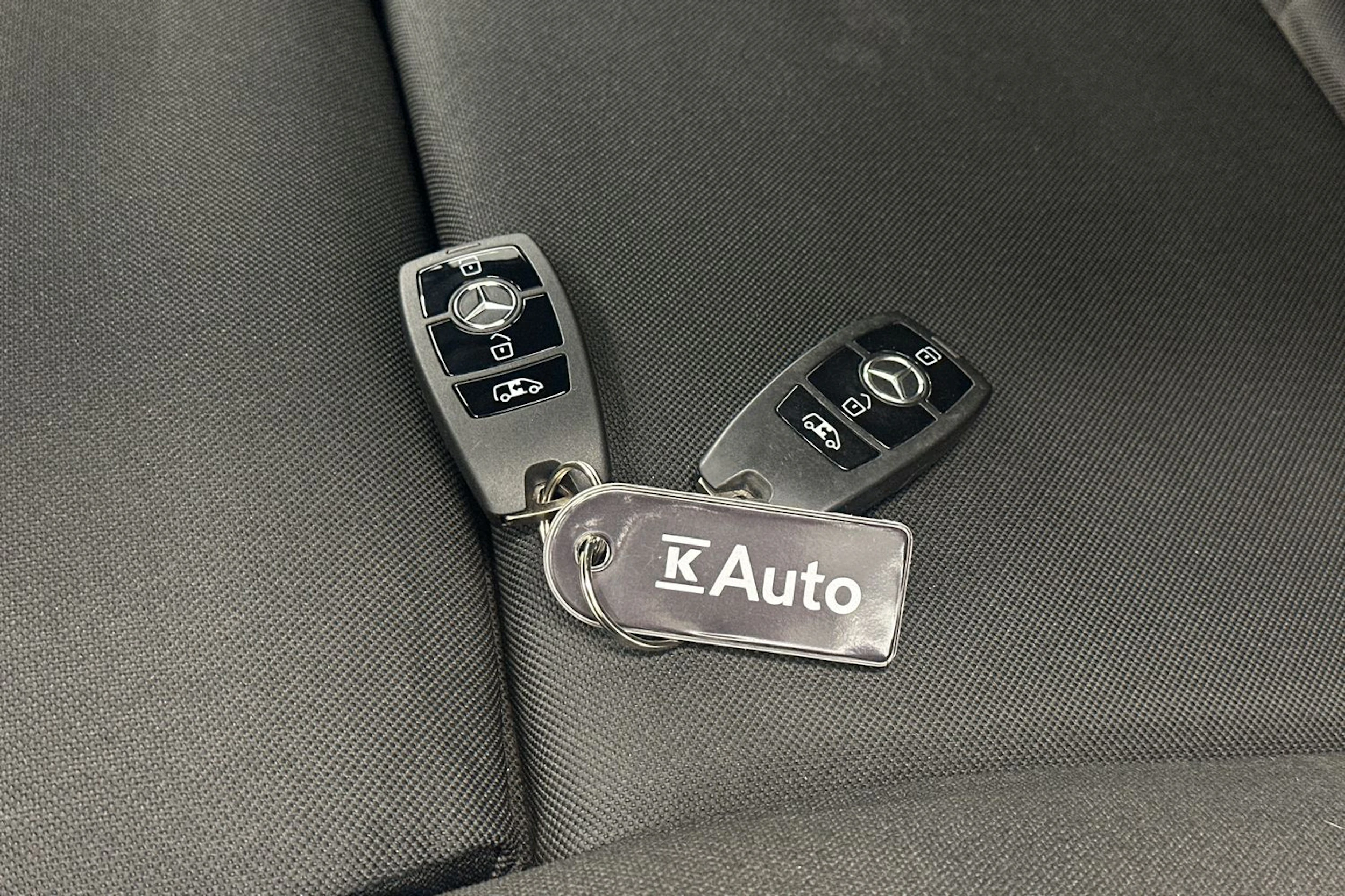 valkoinen Mercedes-Benz Sprinter 2019 kuva 26.