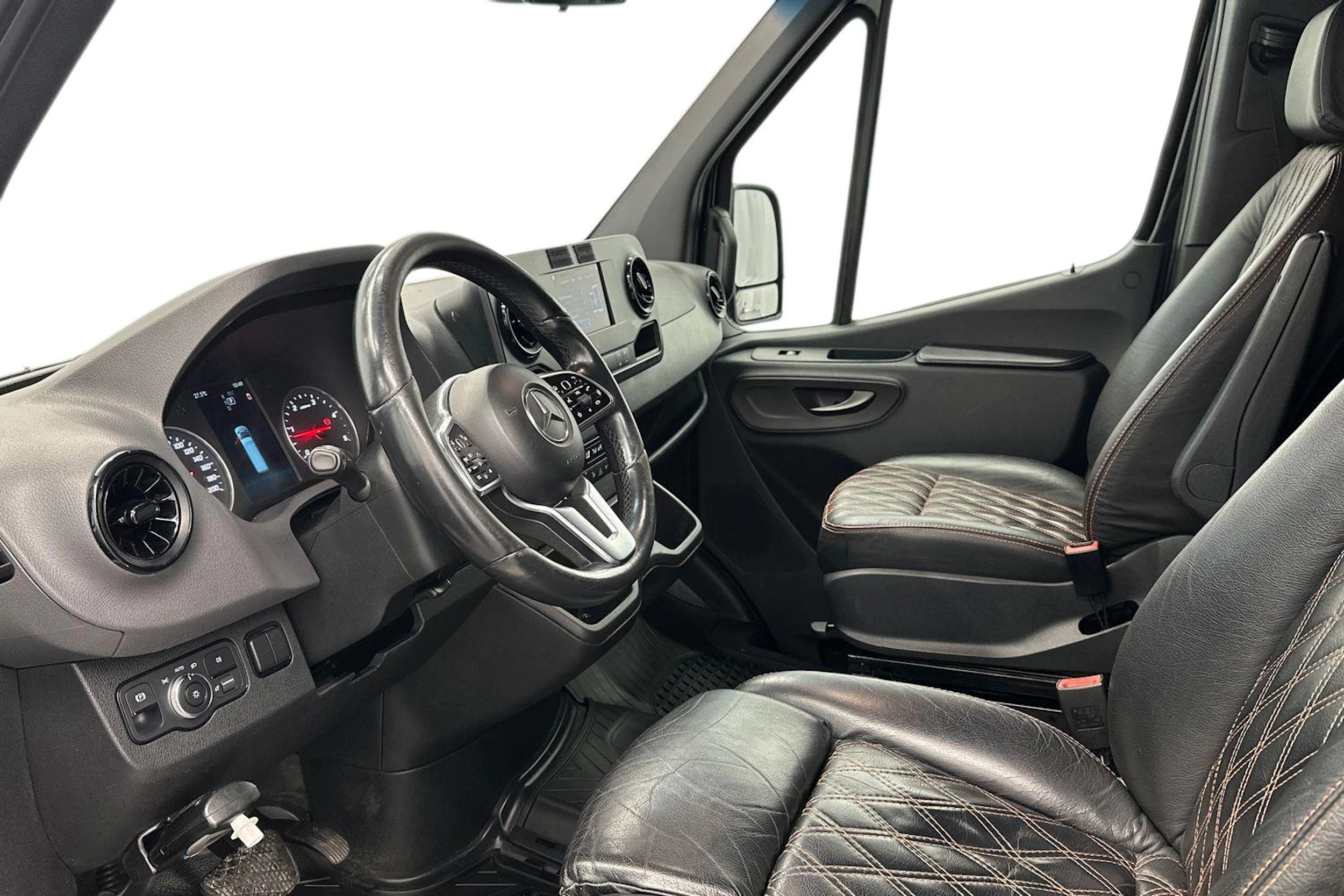 musta Mercedes-Benz Sprinter 2019 kuva 6.