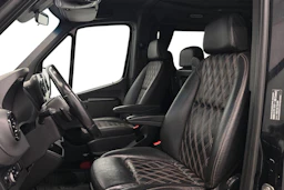 musta Mercedes-Benz Sprinter 2019 kuva 8.