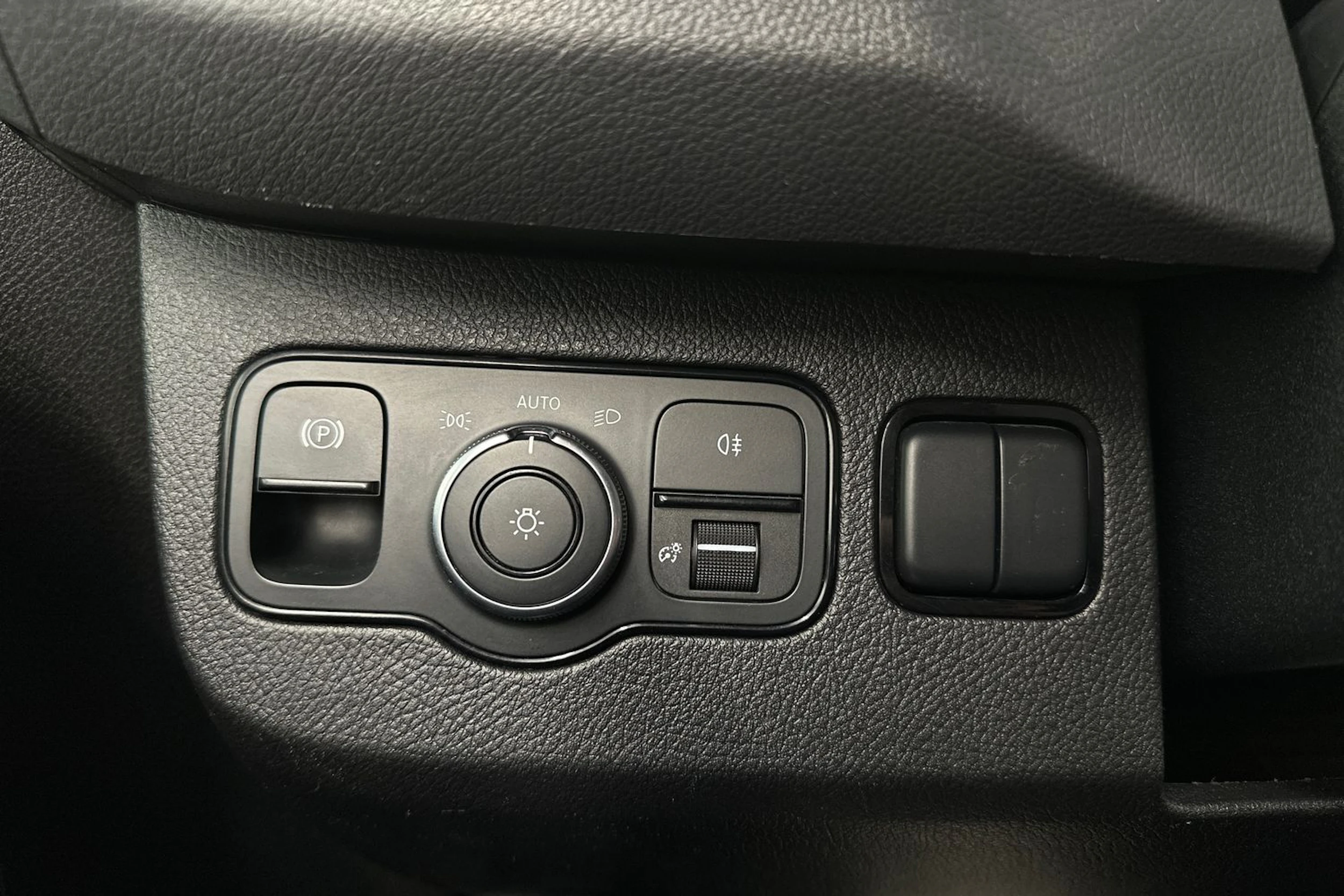 musta Mercedes-Benz Sprinter 2019 kuva 17.