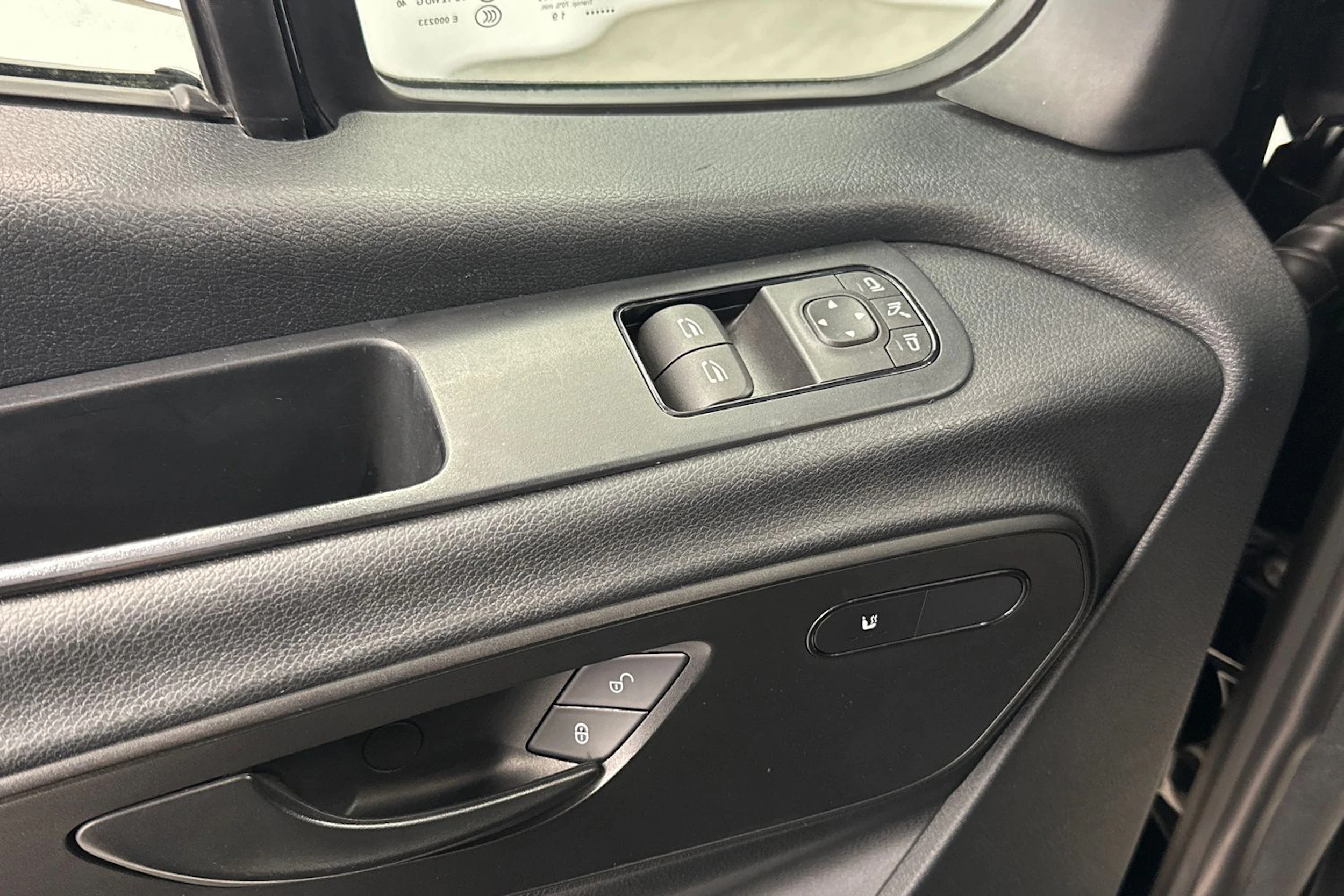 musta Mercedes-Benz Sprinter 2019 kuva 18.