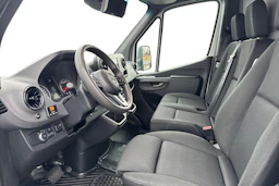 valkoinen Mercedes-Benz Sprinter 2019 kuva 8.