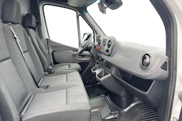 valkoinen Mercedes-Benz Sprinter 2019 kuva 9.