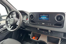 valkoinen Mercedes-Benz Sprinter 2019 kuva 11.