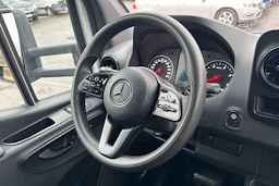 valkoinen Mercedes-Benz Sprinter 2019 kuva 13.
