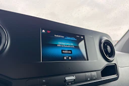 valkoinen Mercedes-Benz Sprinter 2019 kuva 21.