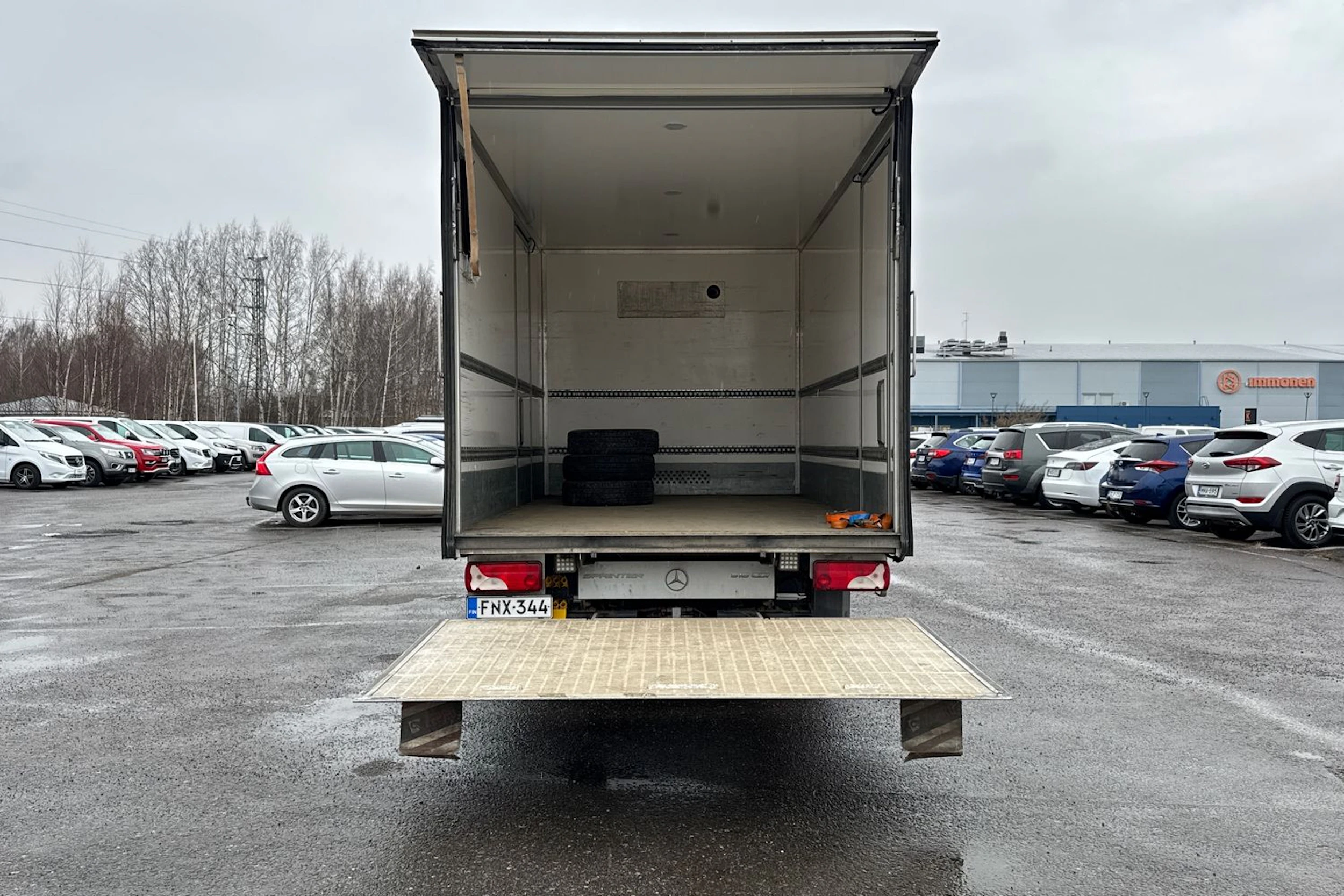 valkoinen Mercedes-Benz Sprinter 2019 kuva 24.