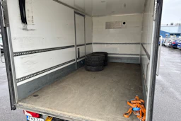 valkoinen Mercedes-Benz Sprinter 2019 kuva 25.