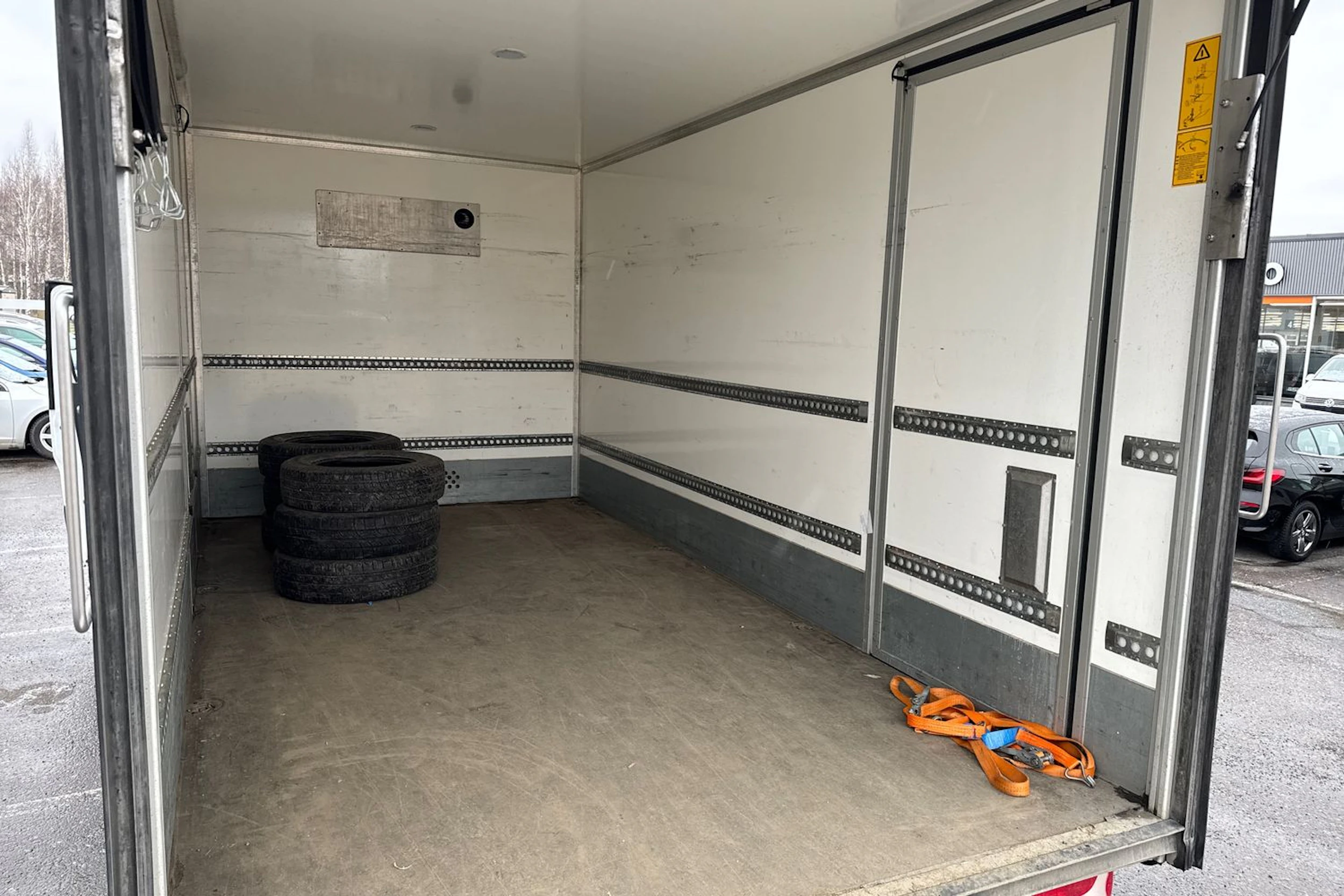 valkoinen Mercedes-Benz Sprinter 2019 kuva 26.