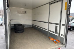 valkoinen Mercedes-Benz Sprinter 2019 kuva 26.