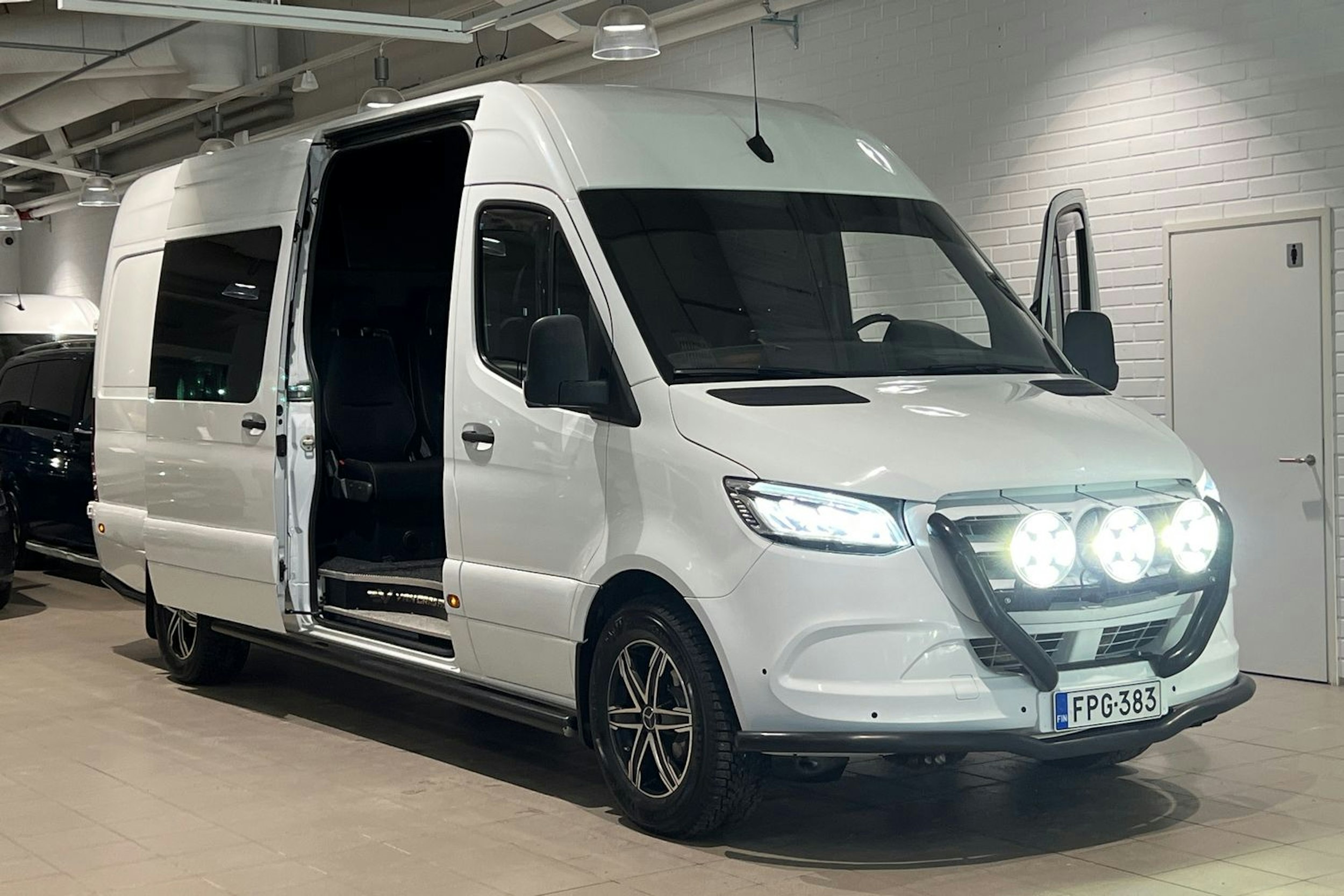 Valkoinen Mercedes-Benz SPRINTER 2019 kuva 31.