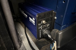 sininen Mercedes-Benz Sprinter 2019 kuva 16.