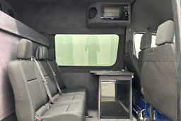 sininen Mercedes-Benz Sprinter 2019 kuva 23.