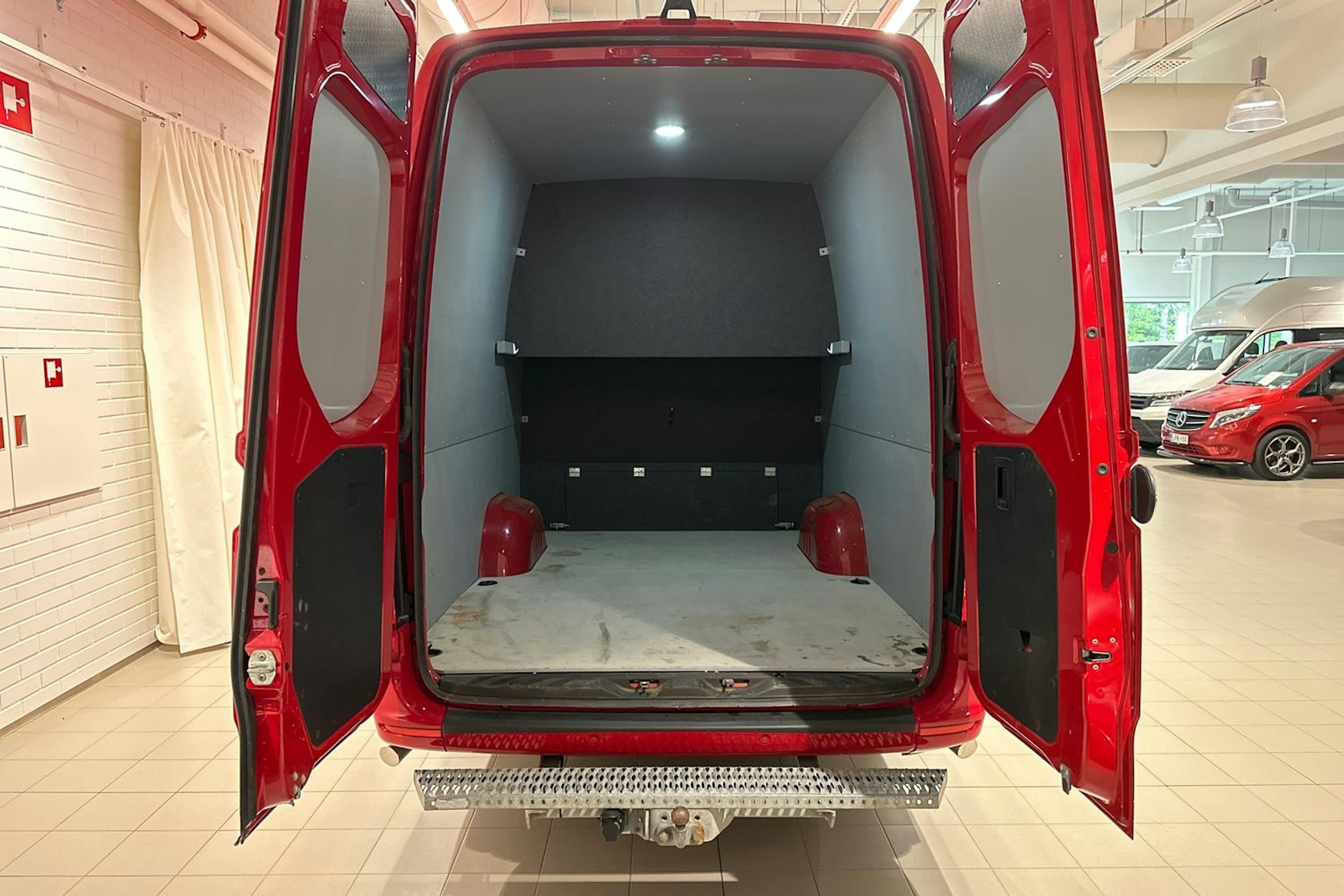 Punainen Mercedes-Benz SPRINTER 2019 kuva 27.