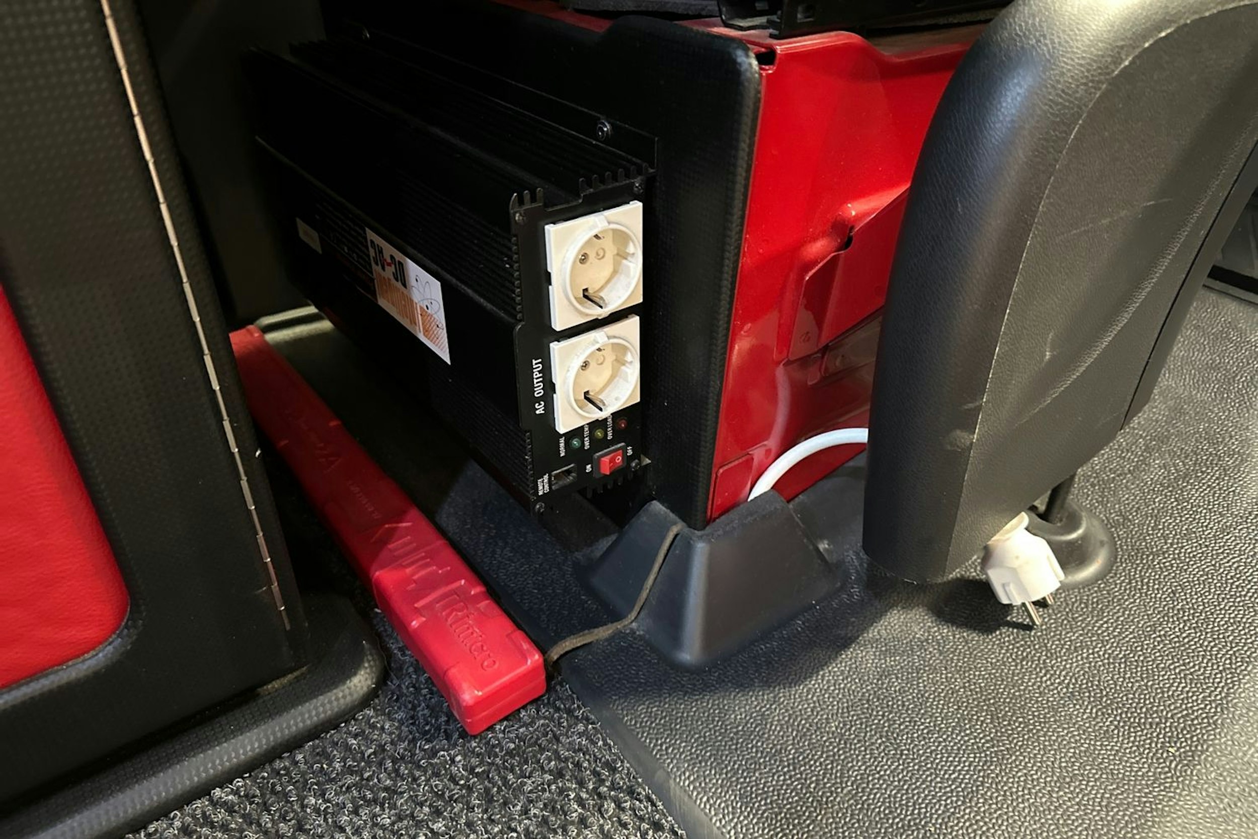 Punainen Mercedes-Benz SPRINTER 2019 kuva 32.