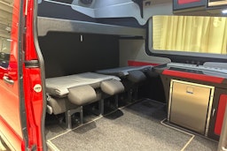 Punainen Mercedes-Benz SPRINTER 2019 kuva 35.