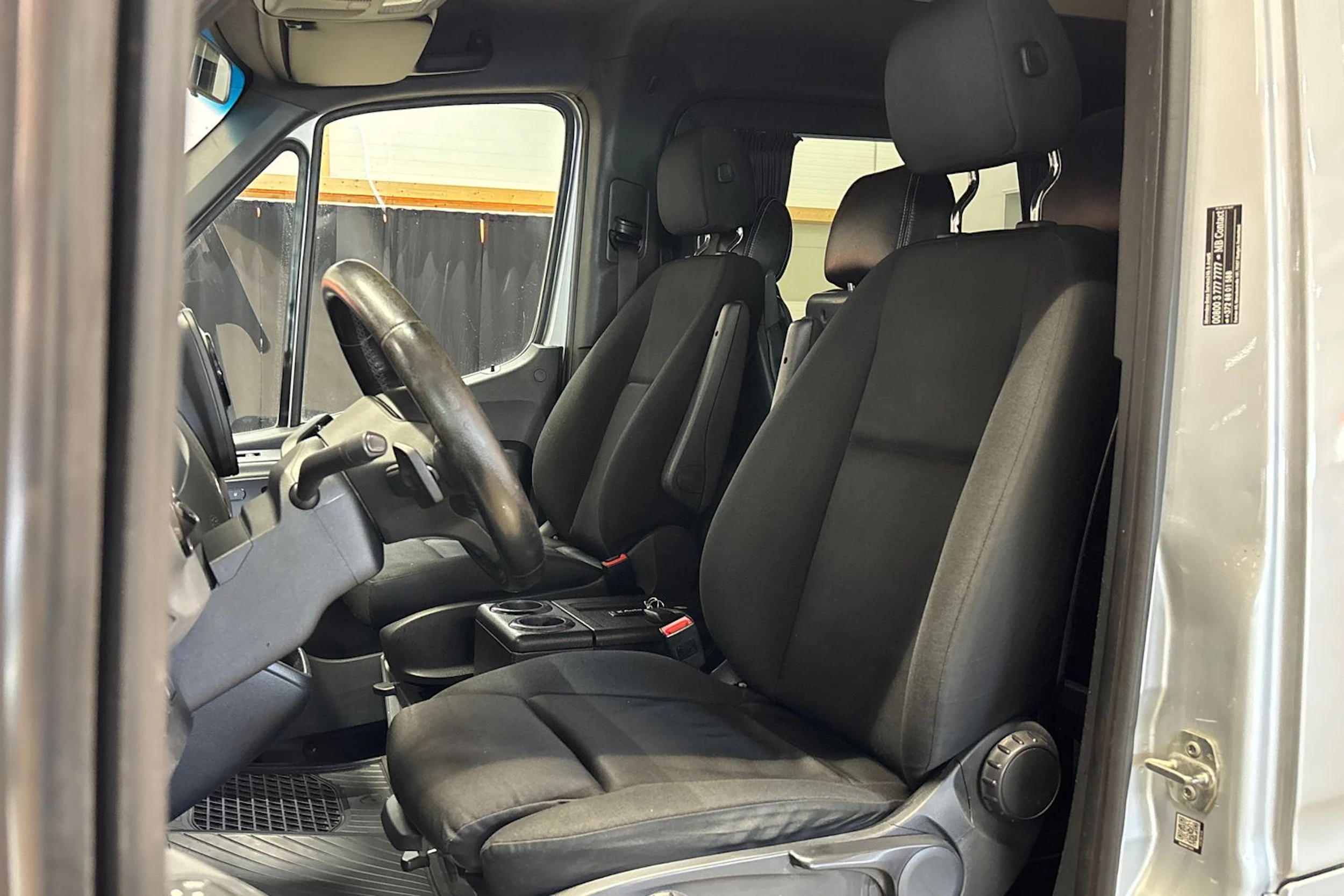 hopea Mercedes-Benz Sprinter 2019 kuva 16.