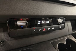 valkoinen Mercedes-Benz Sprinter 2019 kuva 20.
