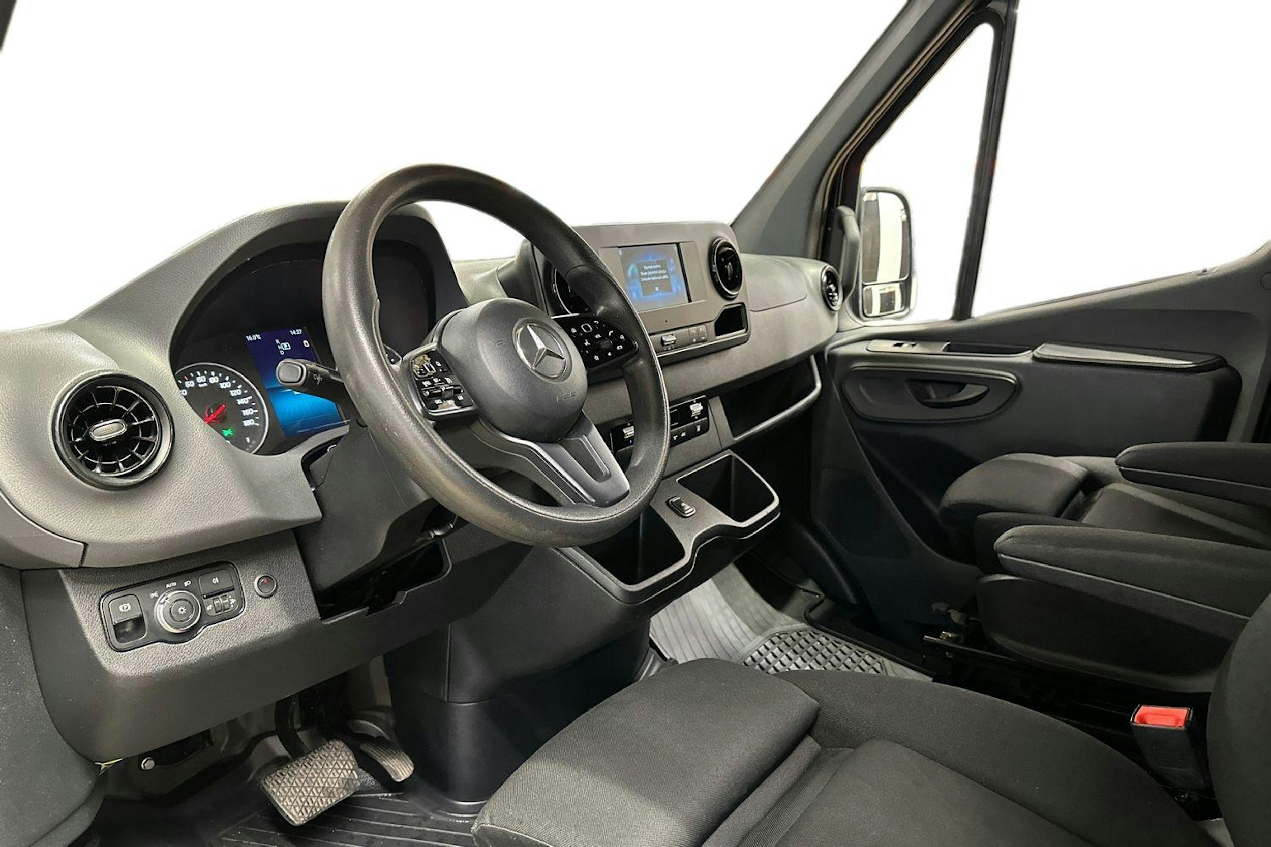 musta Mercedes-Benz Sprinter 2019 kuva 6.