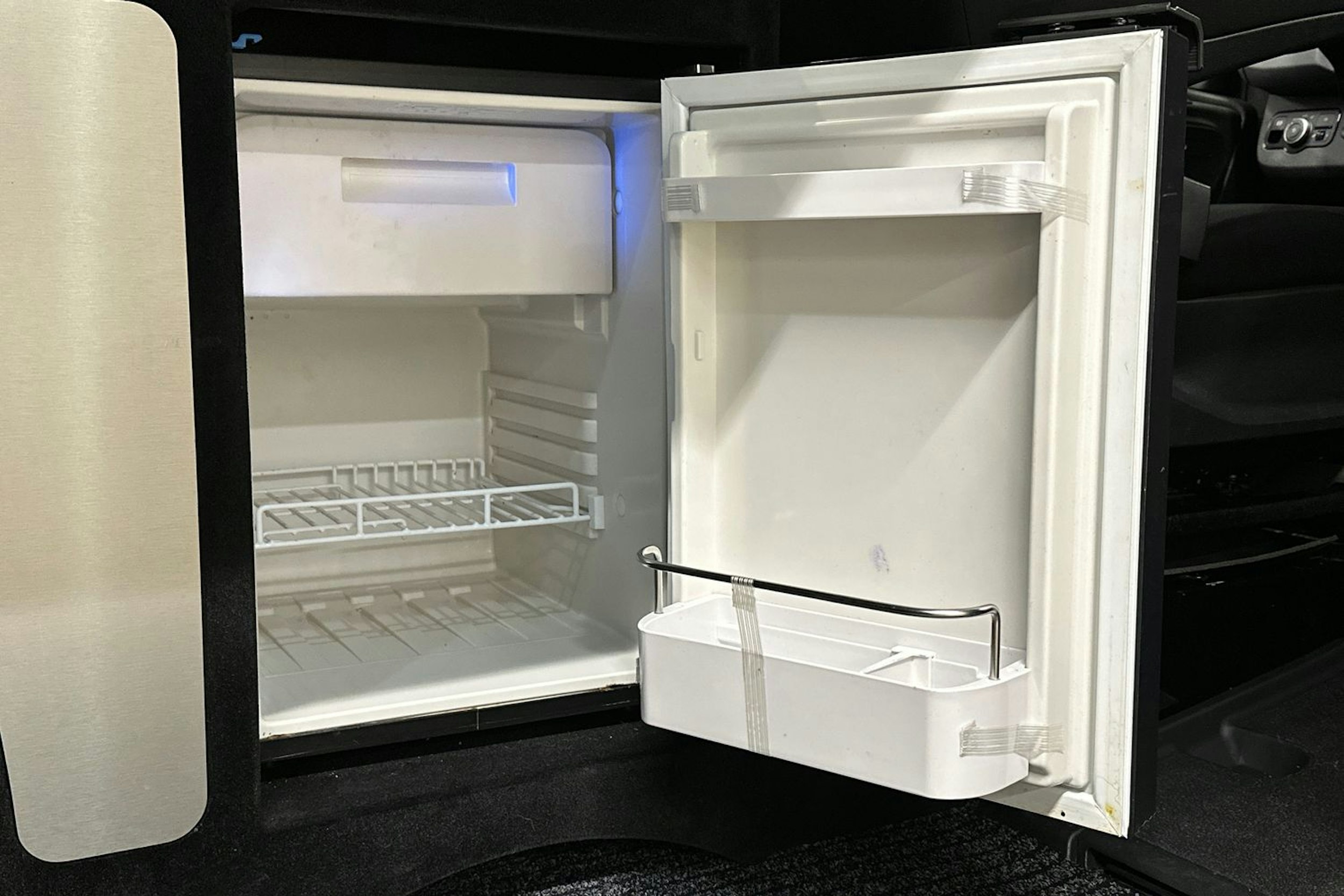 musta Mercedes-Benz Sprinter 2019 kuva 14.