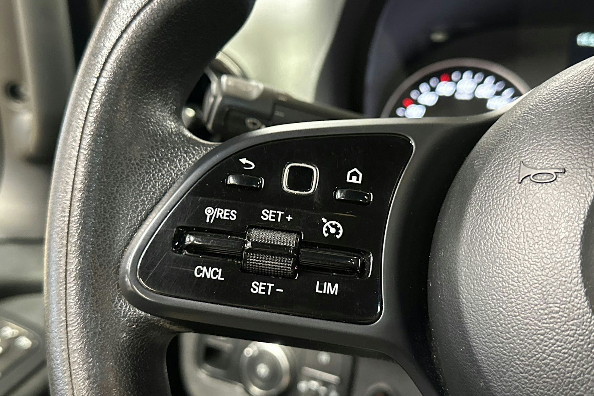 musta Mercedes-Benz Sprinter 2019 kuva 23.