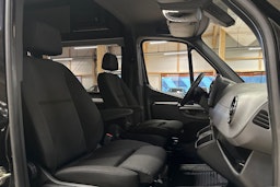 musta Mercedes-Benz Sprinter 2019 kuva 31.