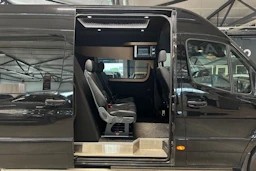 musta Mercedes-Benz Sprinter 2019 kuva 4.