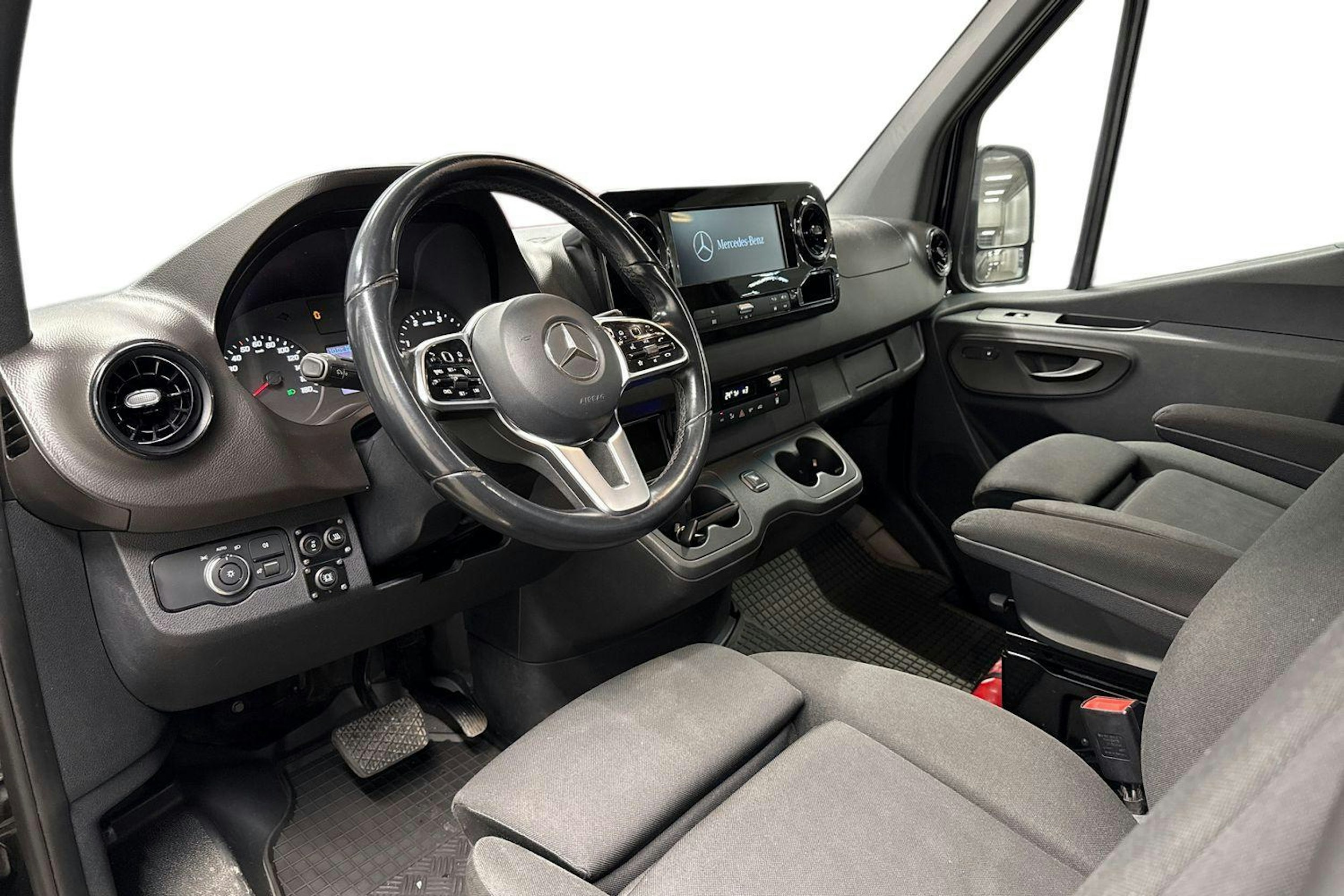 met. musta Mercedes-Benz Sprinter 2019 kuva 6.