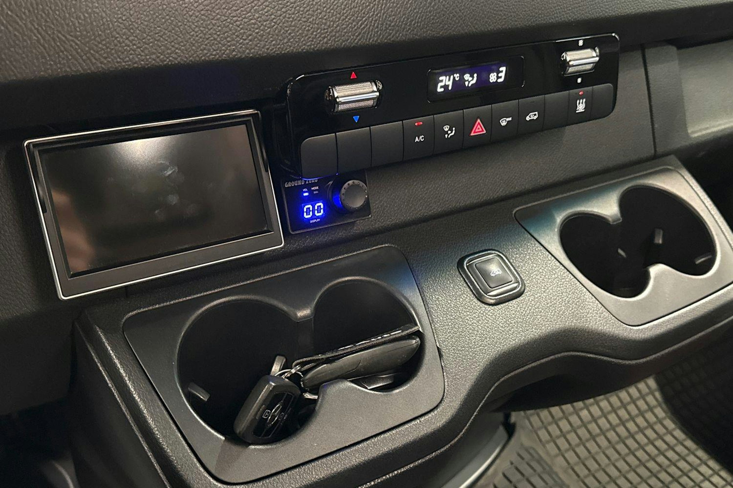 met. musta Mercedes-Benz Sprinter 2019 kuva 19.