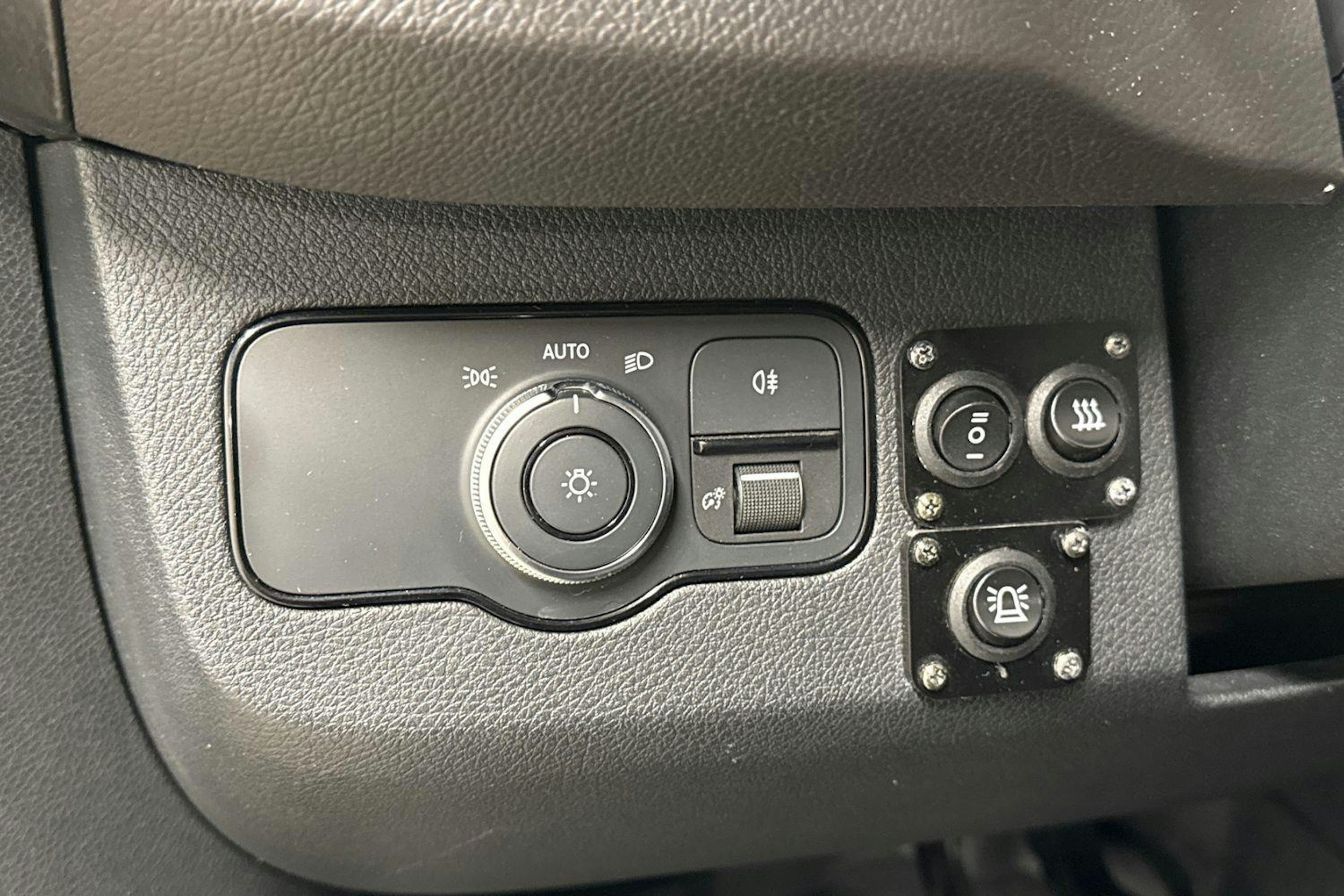 met. musta Mercedes-Benz Sprinter 2019 kuva 20.