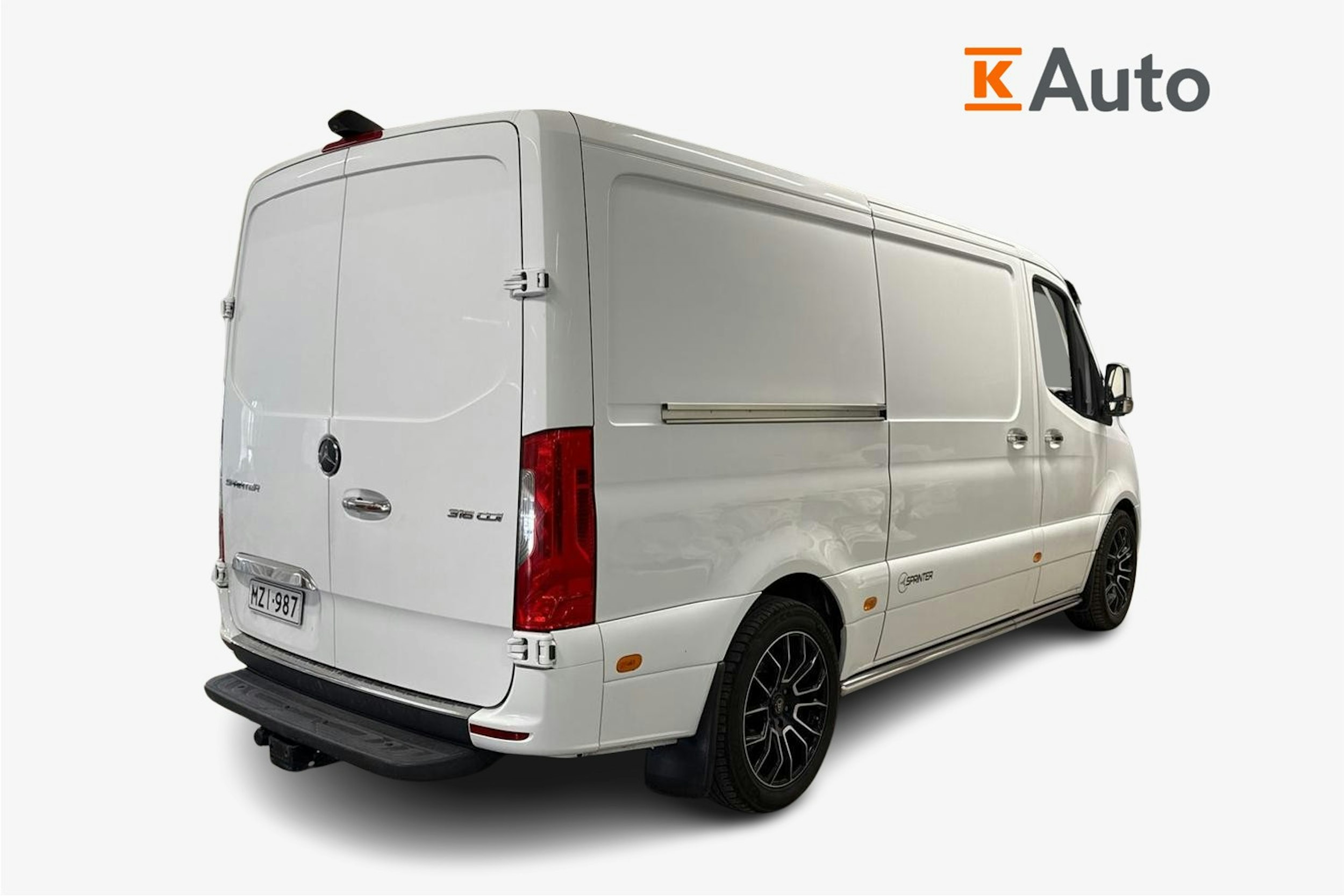 valkoinen Mercedes-Benz Sprinter 2019 kuva 2.