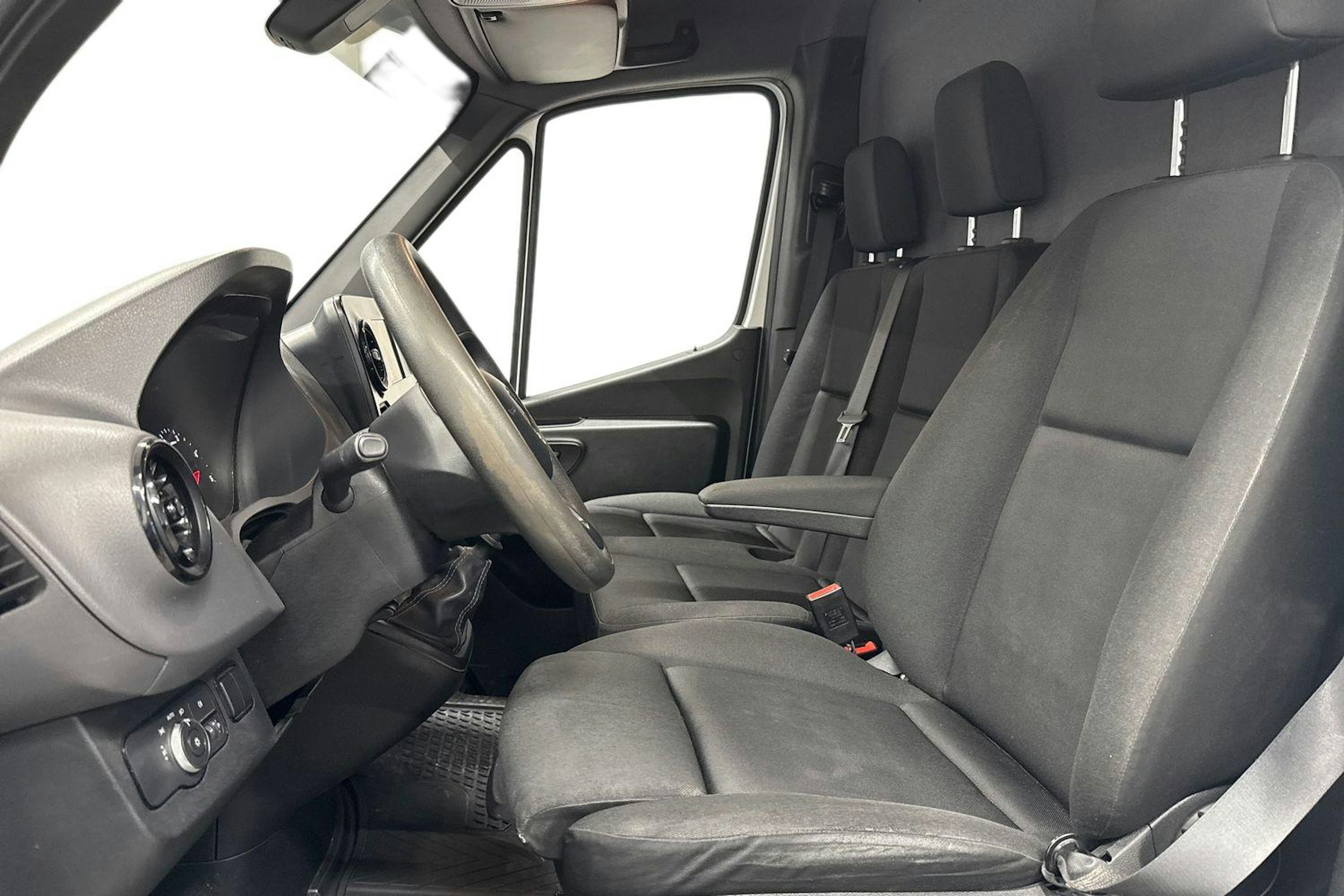 valkoinen Mercedes-Benz Sprinter 2019 kuva 7.