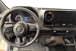 valkoinen Mercedes-Benz Sprinter 2019 kuva 9.