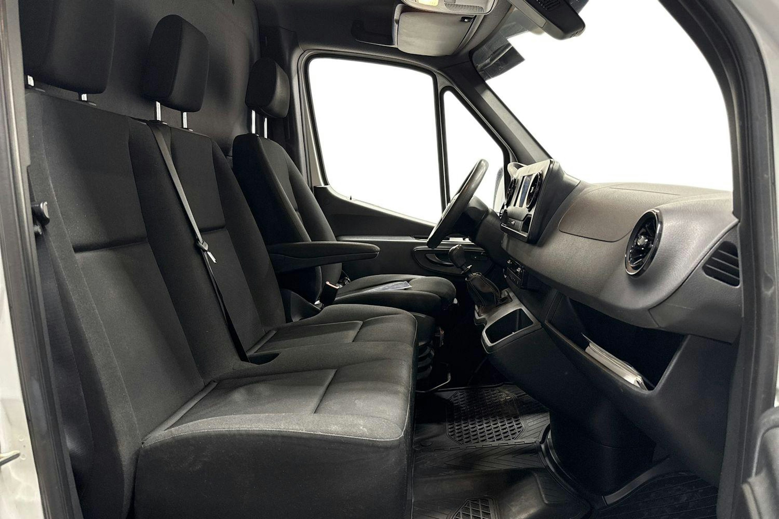 valkoinen Mercedes-Benz Sprinter 2019 kuva 10.