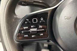 valkoinen Mercedes-Benz Sprinter 2019 kuva 15.